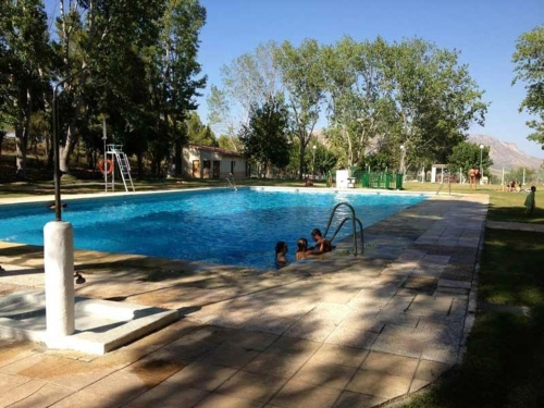 Vakantie naar Camping El Pinar Del Rey in Velez Blanco in Spanje