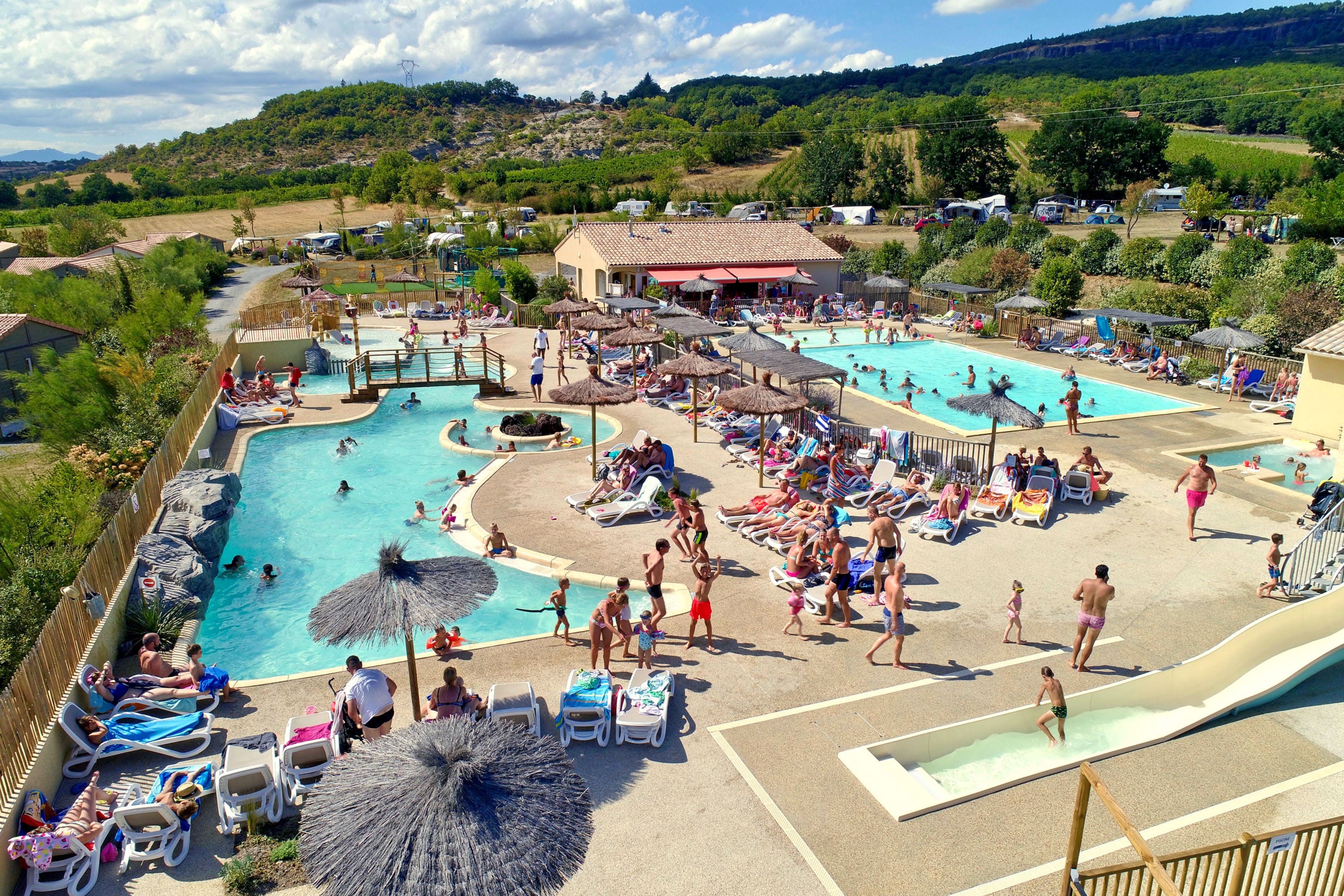 Vakantie naar Camping Les Arches in Saint Jean Le Centenier in Frankrijk