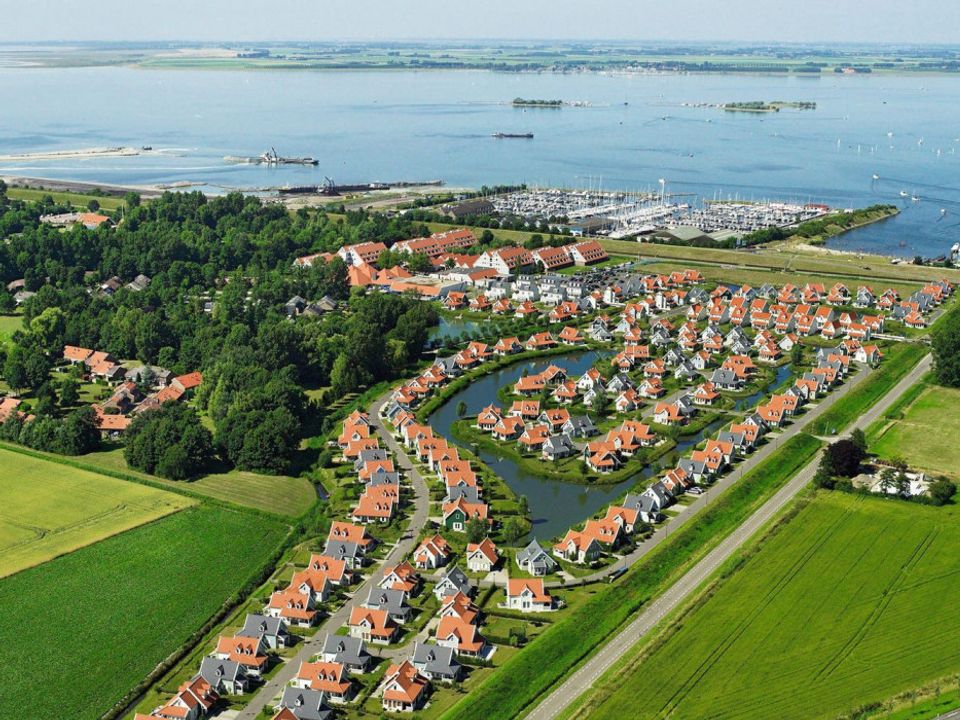 Roompot Vakantiepark Aquadelta in Bruinisse, Nederland voor de vakantie aanbieding van &euro; 118,-!