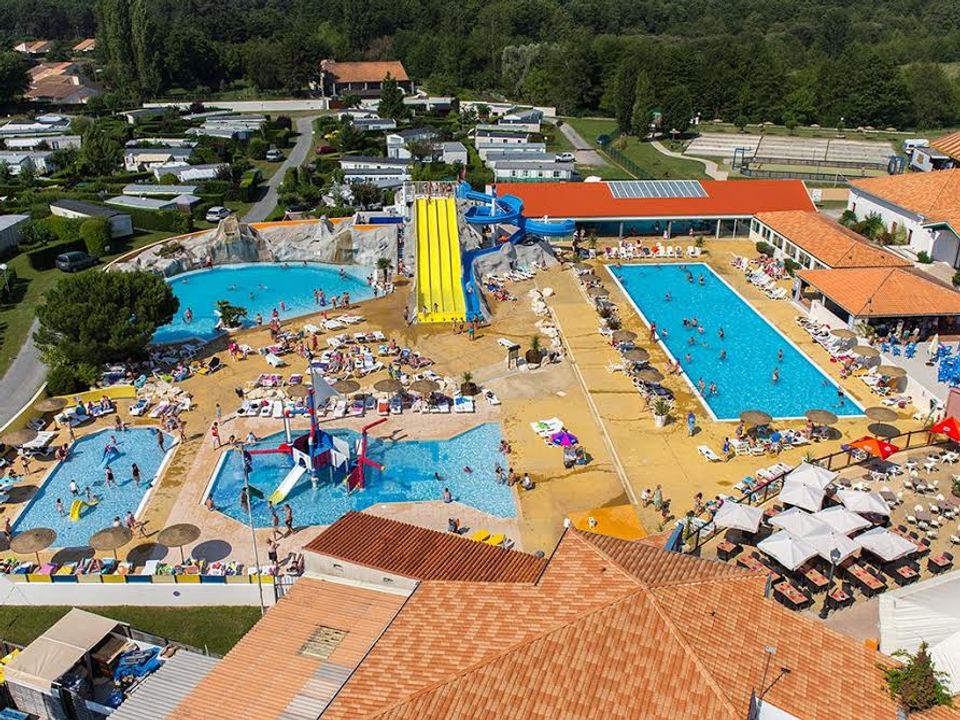 Vakantie naar Tour Opérateur et particuliers sur camping Les Charmettes    Funpass non inclus in La Palmyre in Frankrijk